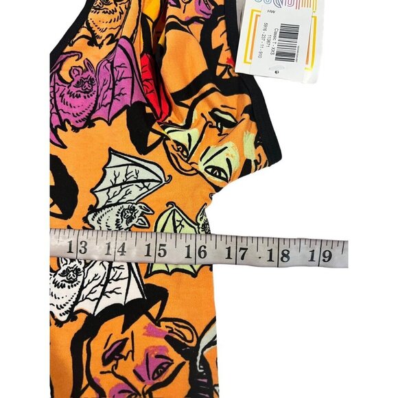 LuLaRoe Classic T Women's Vampire & Bat Shirt - Picture 4 of 5